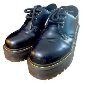 Dr. Martens Holly Platform Men’s 7 (womens 9)